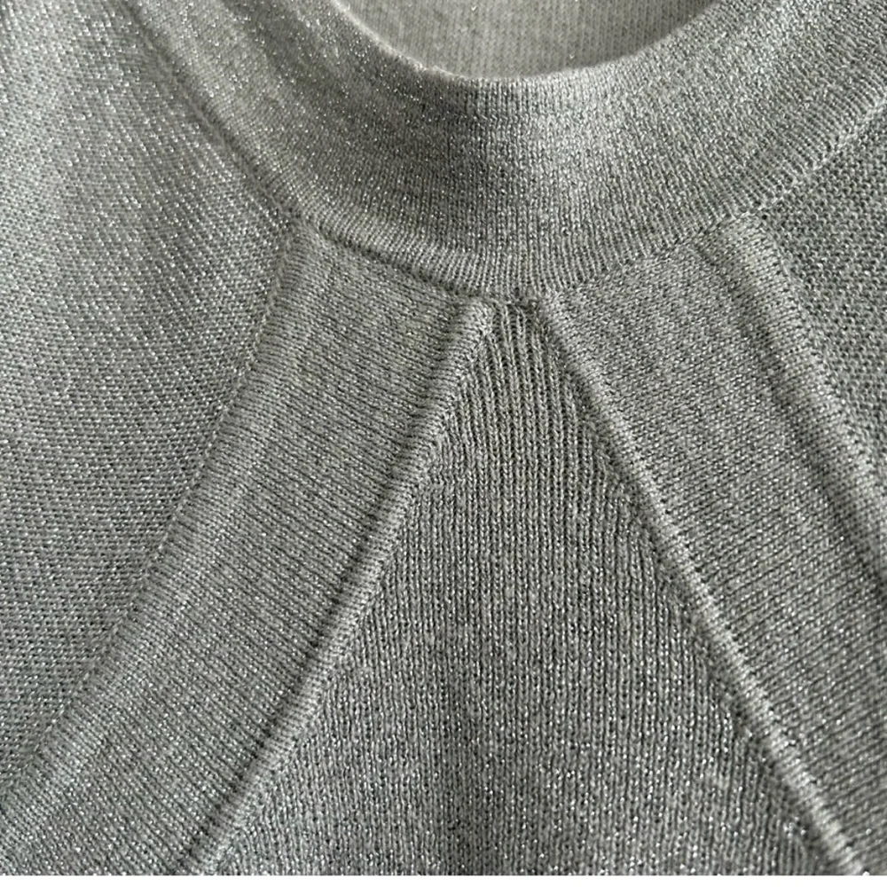 Vintage Moda International Metallic Silver Cap Sleeve Top - Picture 4 of 7